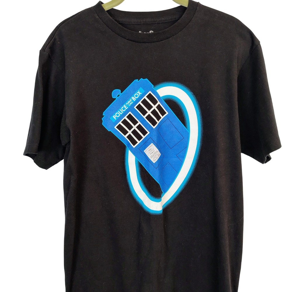 WeLoveFine Dr Who and the Daleks TARDIS‎ Portal Crossover Shirt Black Mens M